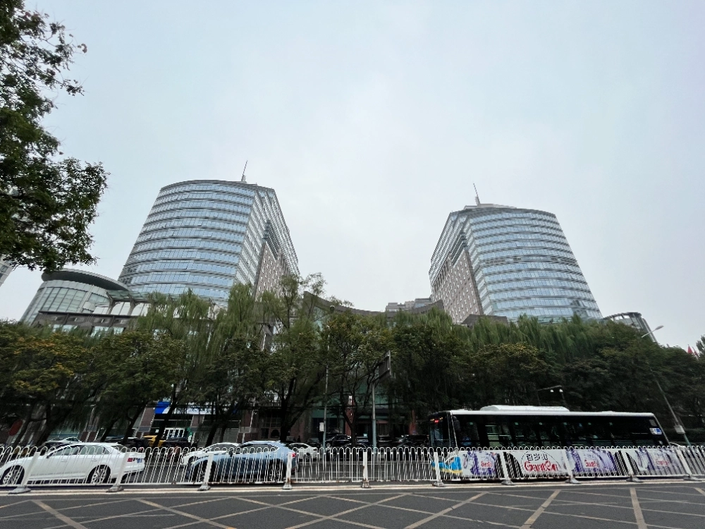 Four Seasons Private Apts(4)