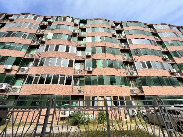 Jin Mao Apartment