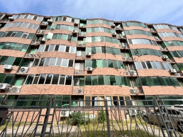 Jin Mao Apartment