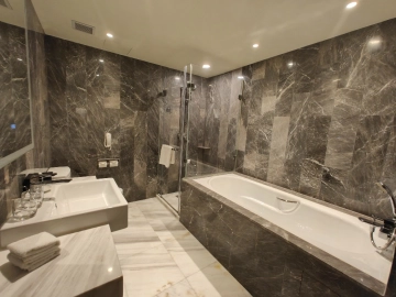 Brandnew Pacific Heights 1-bdr Unit Oriental Plaza(4)