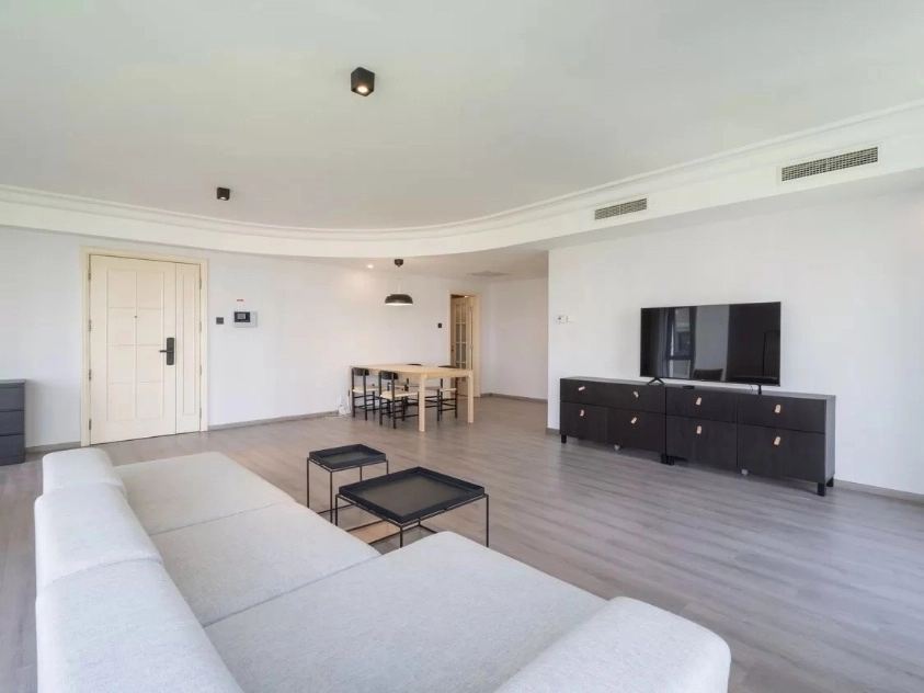 Rm 1001 No 9 Palm Springs(2)