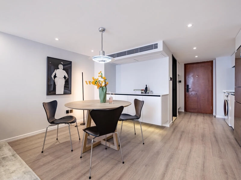 Rm 1002 Bld D Chateau De Luze Apt(7)