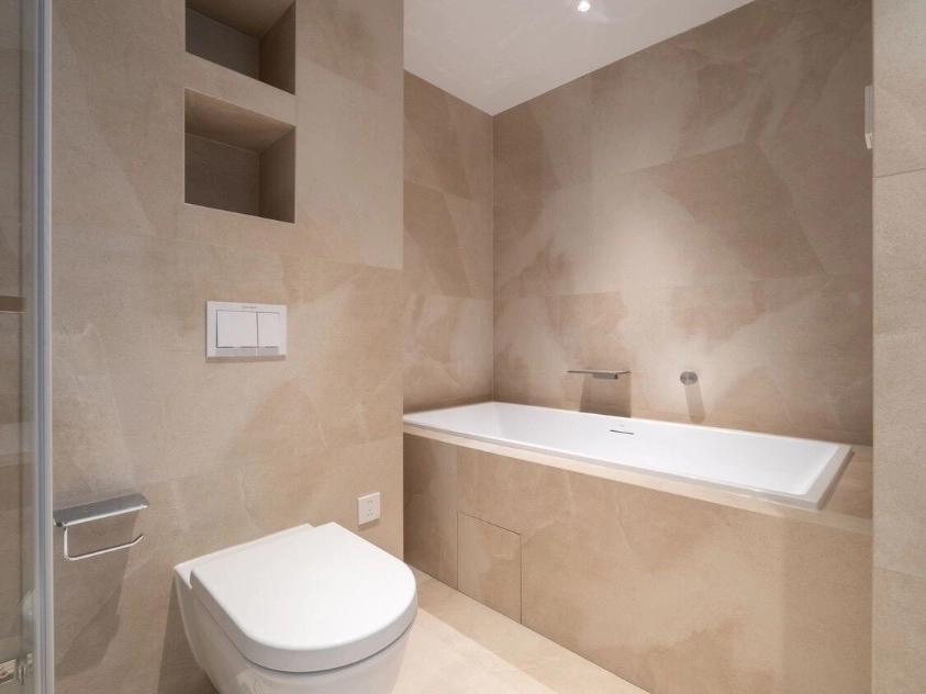 Rm 1006 Unit C Regent Land(13)