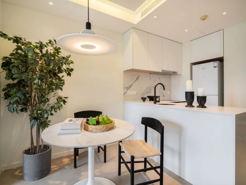 Rm 1006 Unit C Regent Land(5)