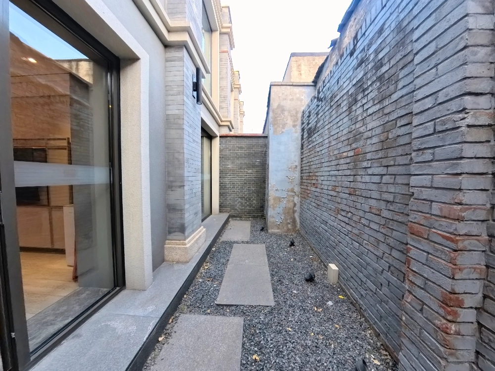 Rm 102 Dongsi 78 Boutqiue Apartment(2)