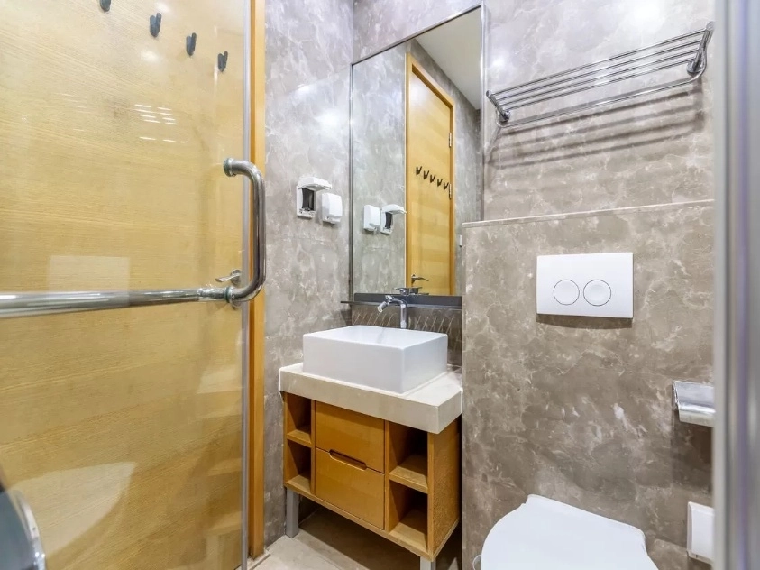 Rm 107 No 2 Guangqu Jinmao Palace South(15)