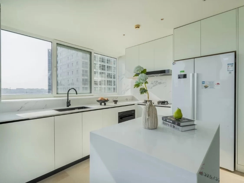 Rm 1102 No 10 Jian Wai SOHO West(4)