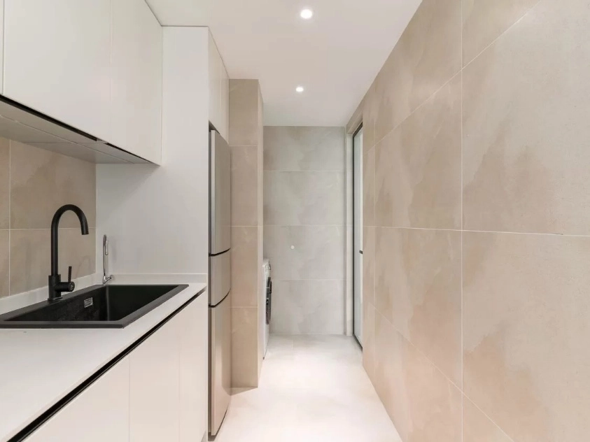 Rm 1103 No 1 China Central Place(8)