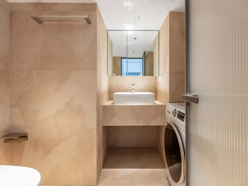 Rm 1125 Bld D Chateau De Luze Apt(11)