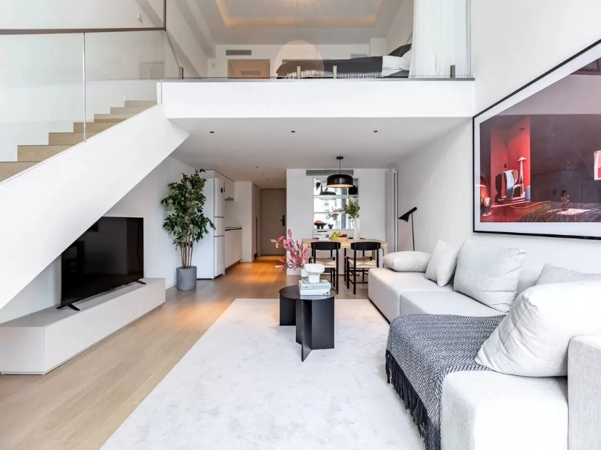 Rm 1125 Bld D Chateau De Luze Apt(3)