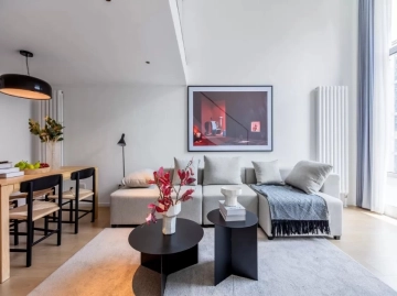 Rm 1125 Bld D Chateau De Luze Apt(5)