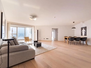 Rm 11H No 1 New York Tower