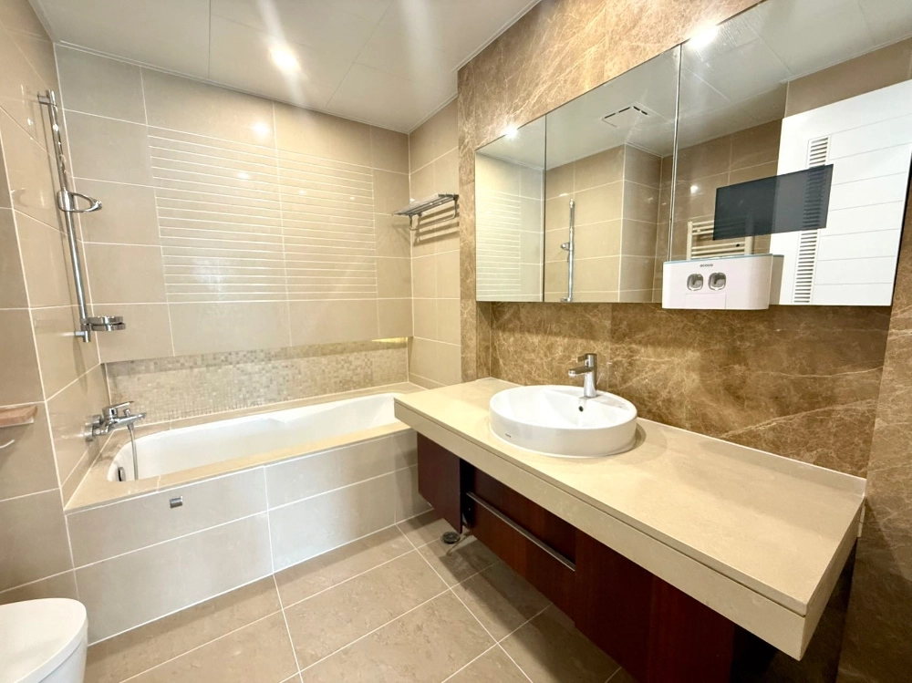 Rm 1601 No 20 Central Park(11)