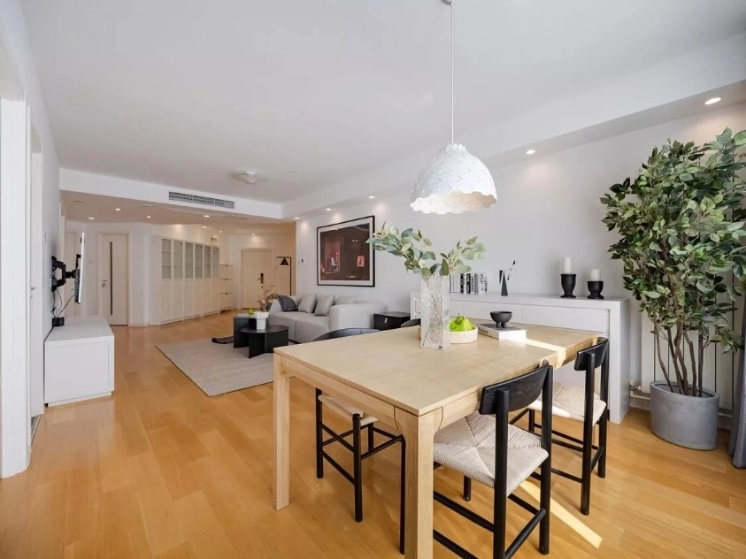 Rm 1607 Unit 1 Bld B Sunshine 100 Int’l Apt(4)