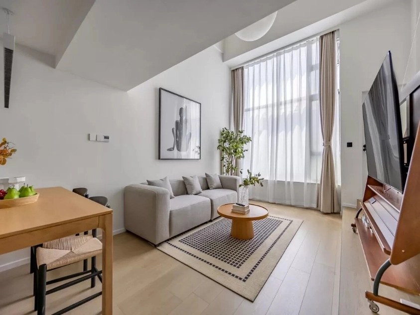 Rm 1625 Bld D Chateau De Luze Apt(2)
