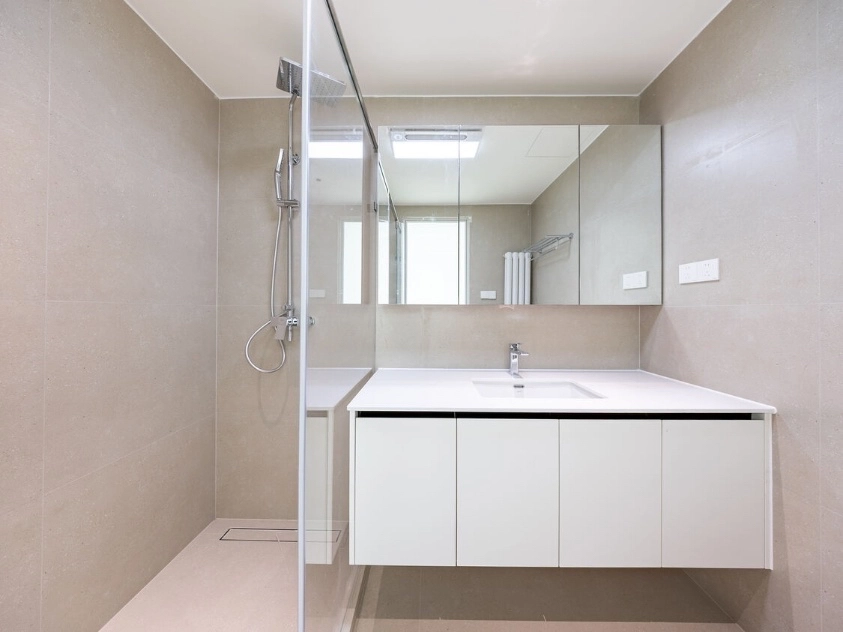 Rm 1703 No 8 China Central Place(11)