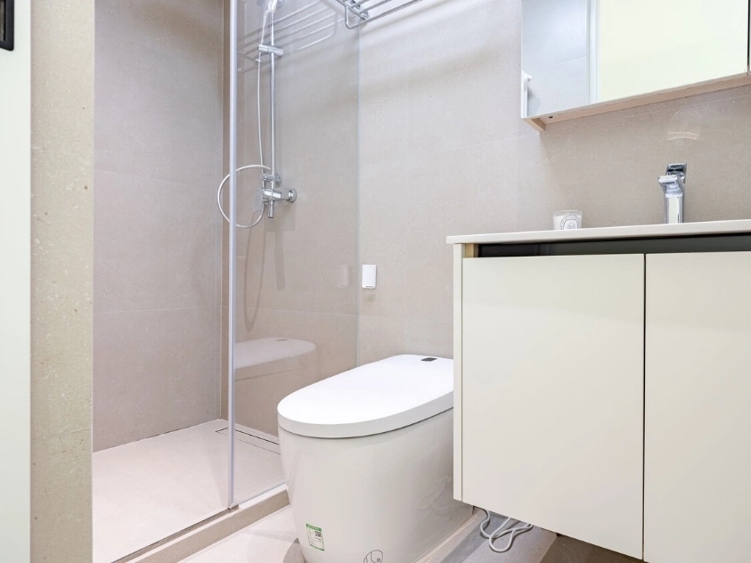 Rm 1703 No 8 China Central Place(14)