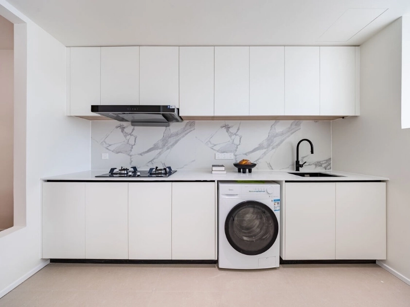 Rm 1703 No 8 China Central Place(4)