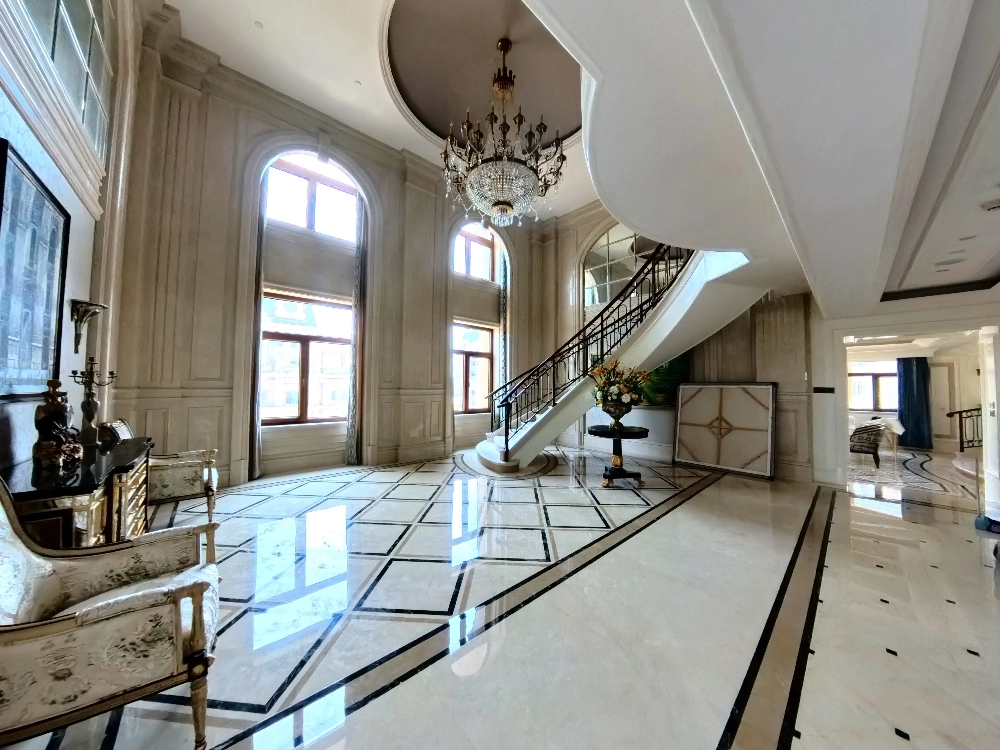 Rm 18 Bld E The Riverside Baroque Palace(2)
