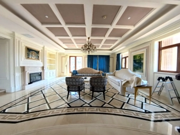 Rm 18 Bld E The Riverside Baroque Palace(5)