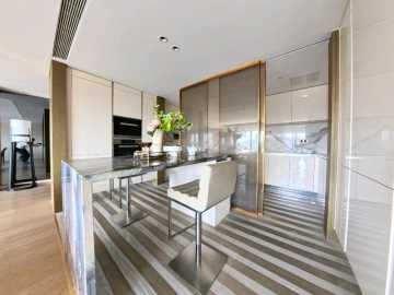 Rm 1801 Embassy House(6)