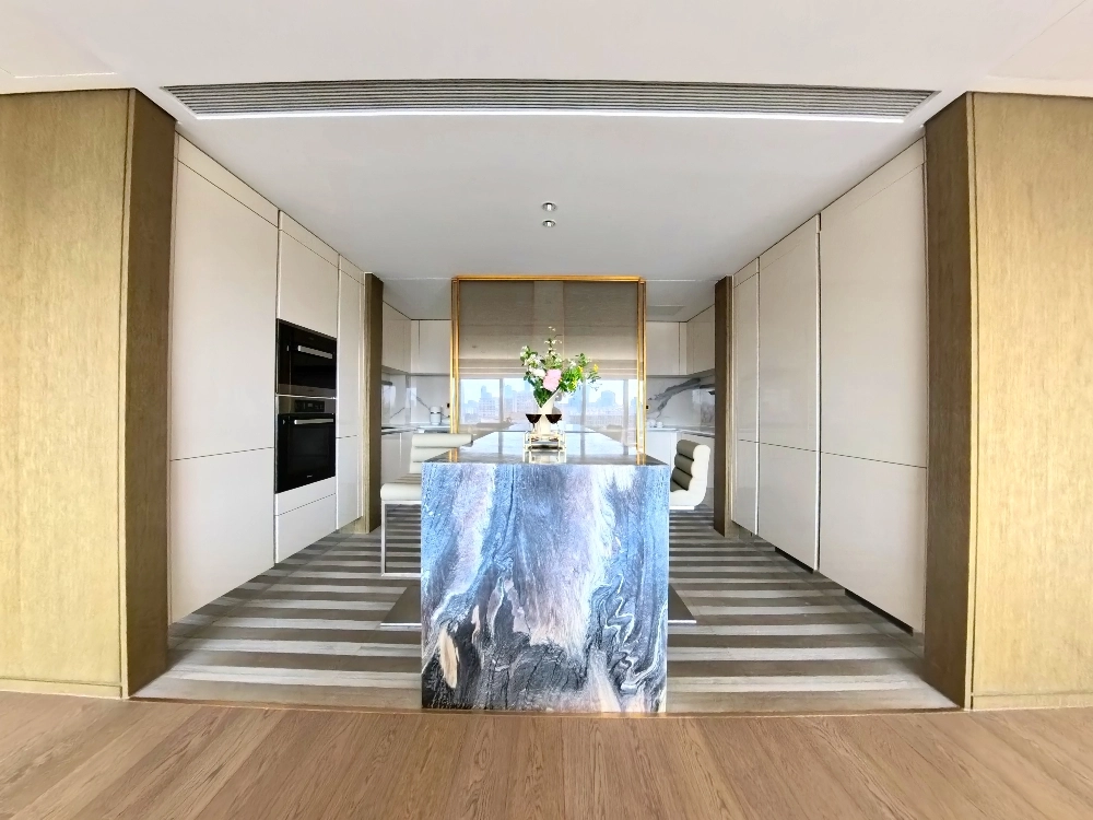 Rm 1801 Embassy House(7)