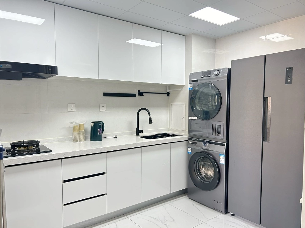 Rm 2101 Bld E Sunshine 100 Int’l Apt(5)