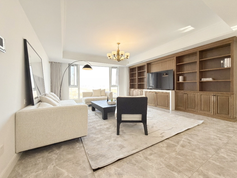 Rm 2101 No 3 Palm Springs(2)