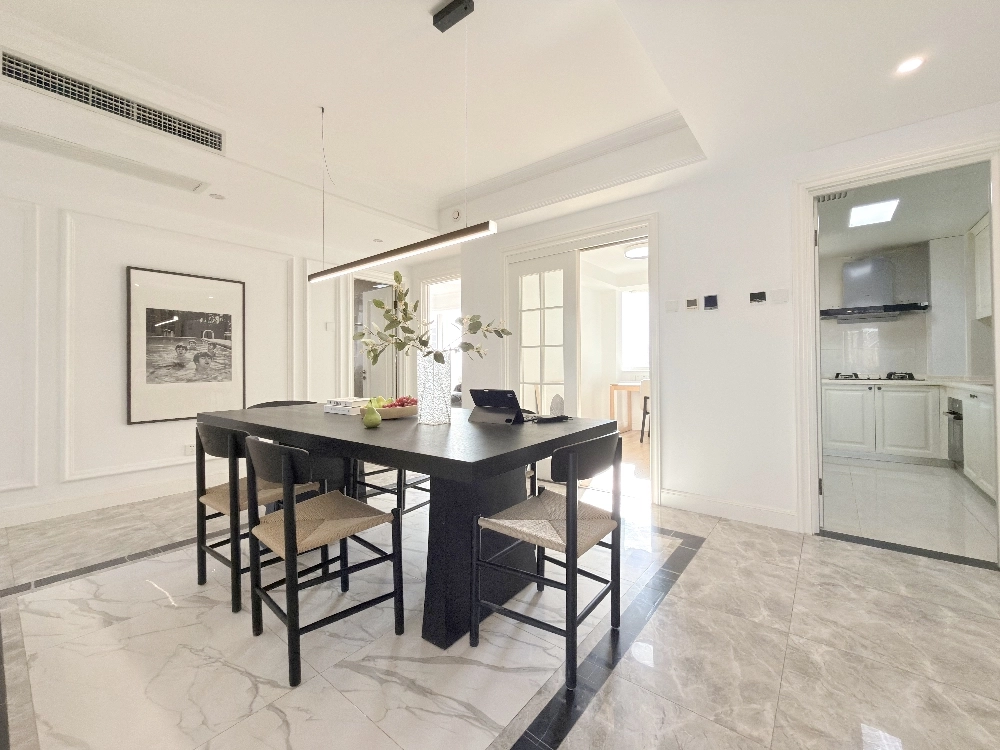 Rm 2101 No 3 Palm Springs(3)