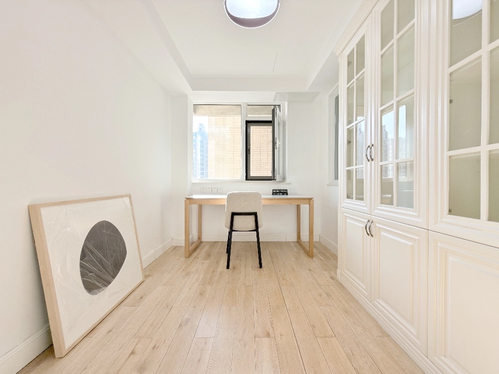 Rm 2101 No 3 Palm Springs(10)