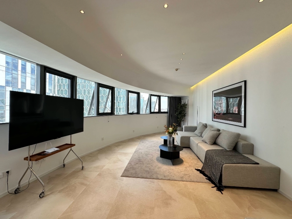 Rm 2108 No 11 Sanlitun SOHO Apt