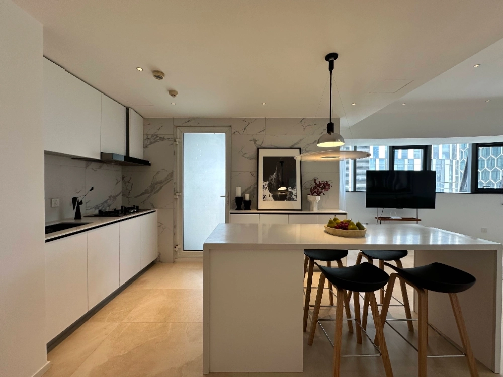 Rm 2108 No 11 Sanlitun SOHO Apt(2)