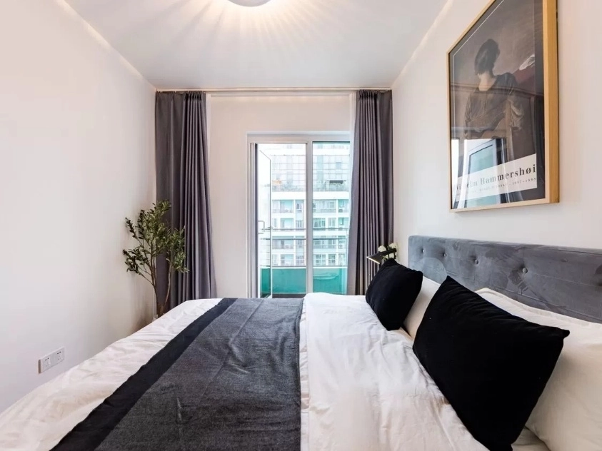 Rm 2206 No 6 China Central Place(11)