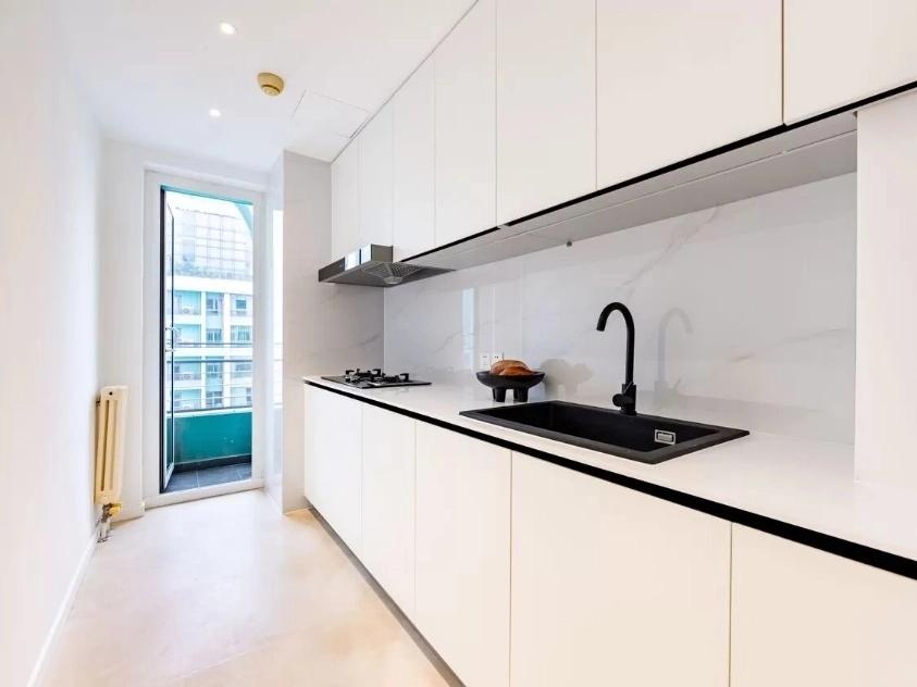Rm 2206 No 6 China Central Place(8)