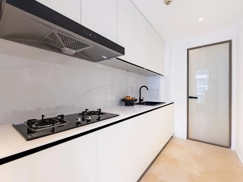 Rm 2206 No 6 China Central Place(9)