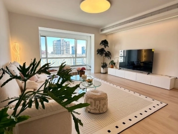 Rm 25C Unit 1 Bld C Global Trade Mansion