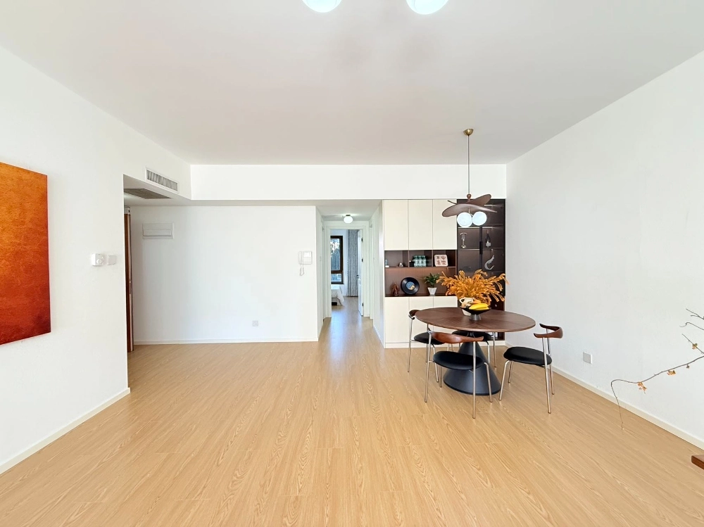 Rm 301 Bld F Blue Castle Int’l Apartment south(5)