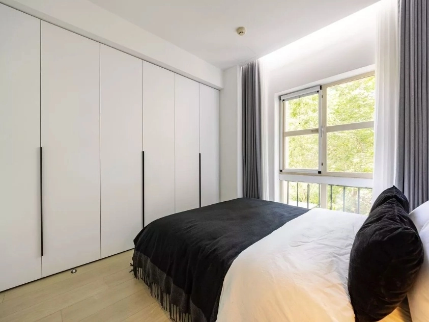 Rm 301 Unit G Chateau Regency I(13)