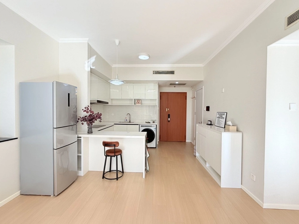 Rm 303 Bld M Blue Castle Int’l Apartment south(4)