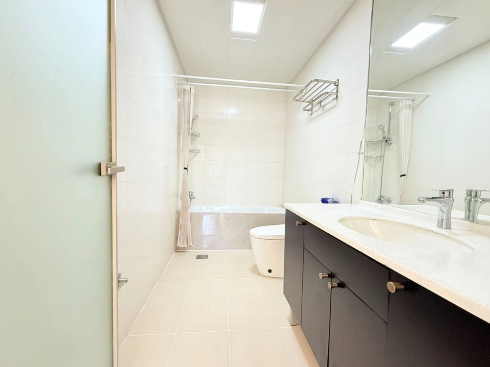 Rm 303 Bld M Blue Castle Int’l Apartment south(9)