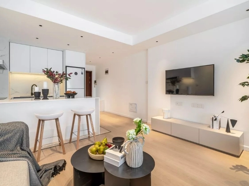 Rm 305 Bld E Sunshine 100 Int’l Apt(2)