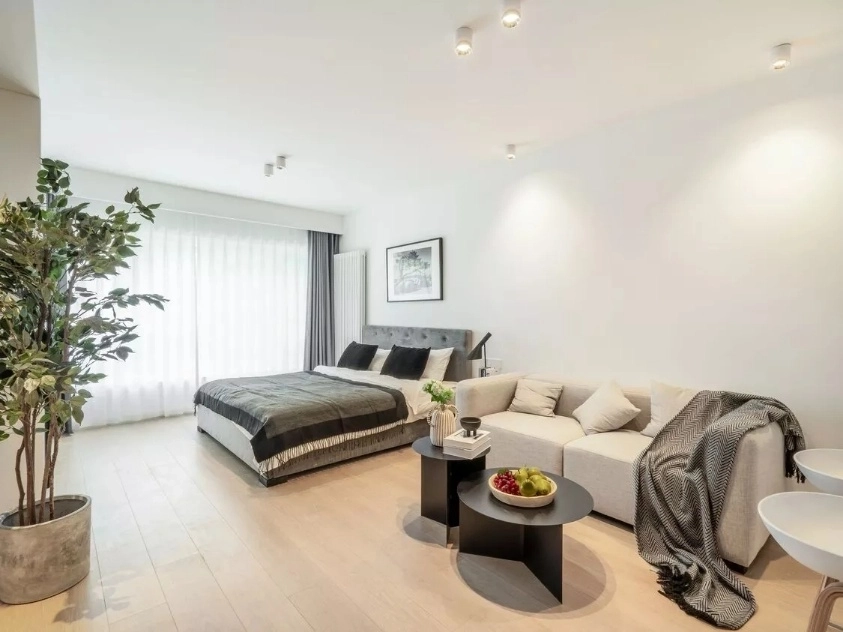 Rm 305 Bld E Sunshine 100 Int’l Apt(3)