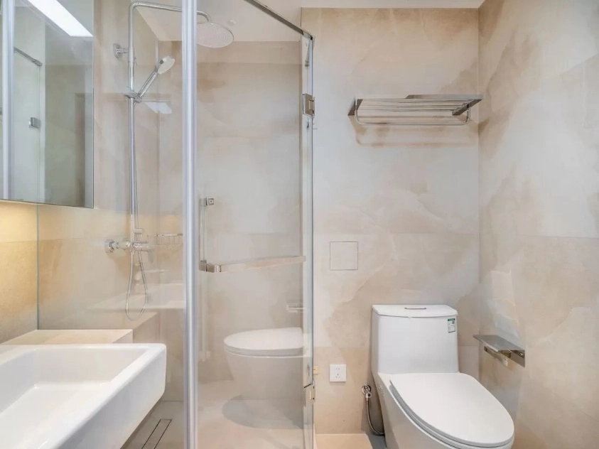 Rm 305 Bld E Sunshine 100 Int’l Apt(9)