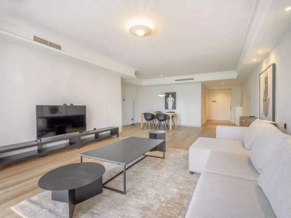 Rm 305 No 3 Palm Springs(4)