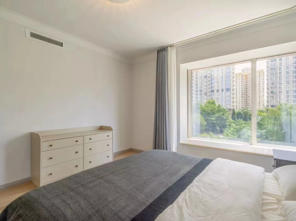 Rm 305 No 3 Palm Springs(9)