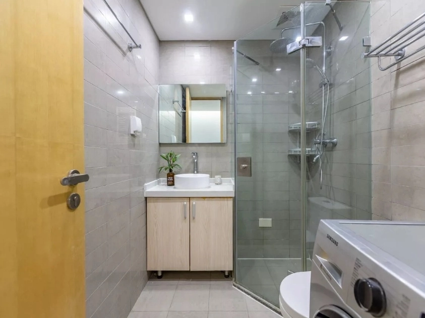 Rm 306 No 2 China Central Place(12)