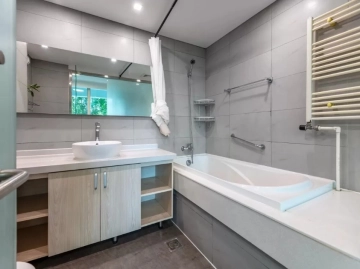 Rm 306 No 2 China Central Place(9)