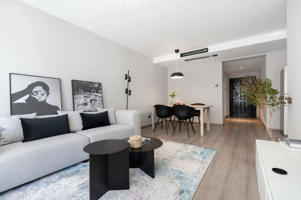 Rm 308 No 1 Park View Int'l Apt(3)