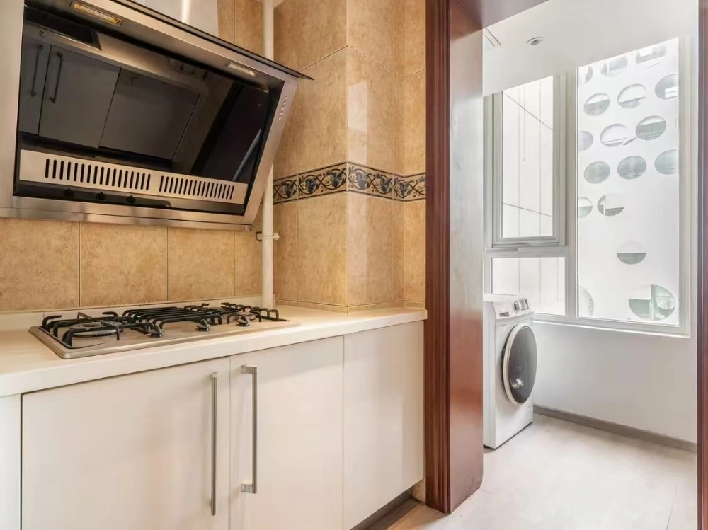 Rm 505 Bld A Yi He Int'l Center Apt(7)