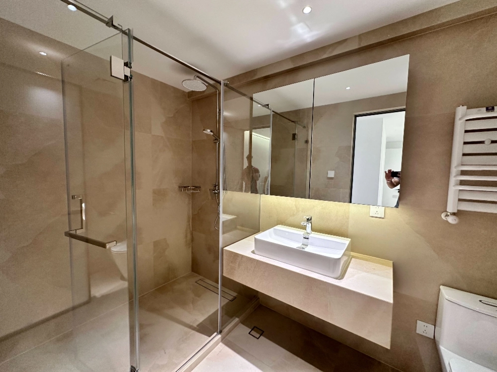 Rm 606 No 11 Sanlitun SOHO Apt(9)